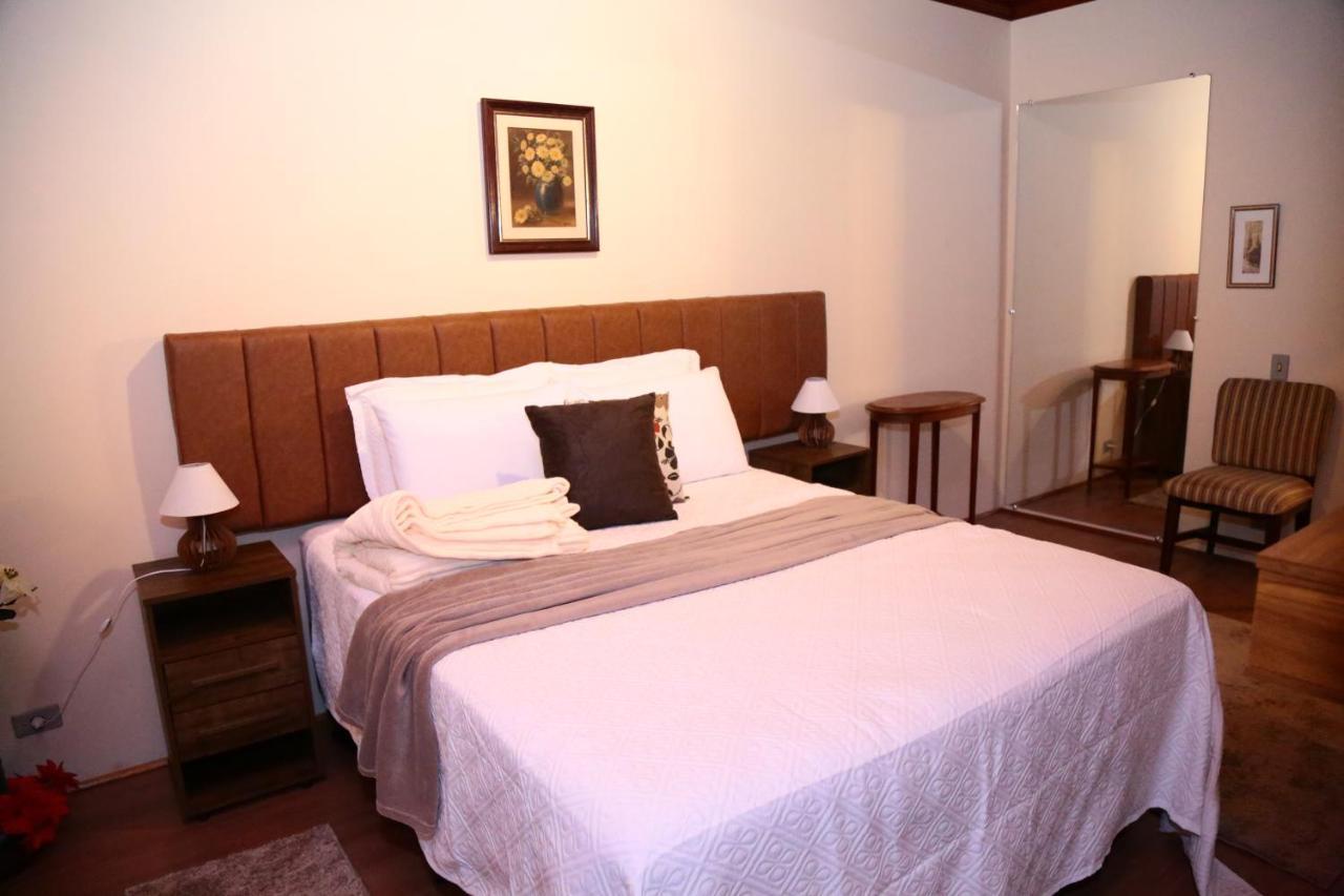 Quarto Duplo com Banheiro Privativo